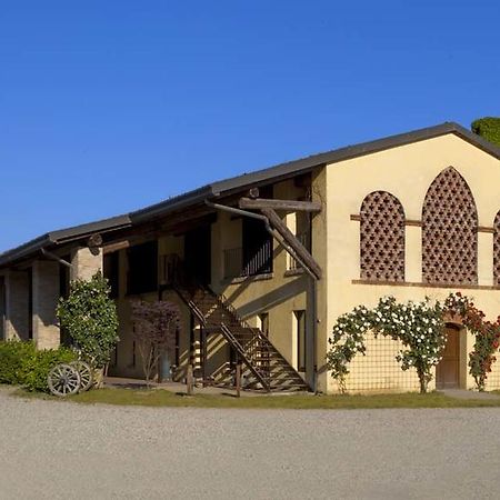 帕维亚 Agriturismo Cascina Marzana酒店 外观 照片